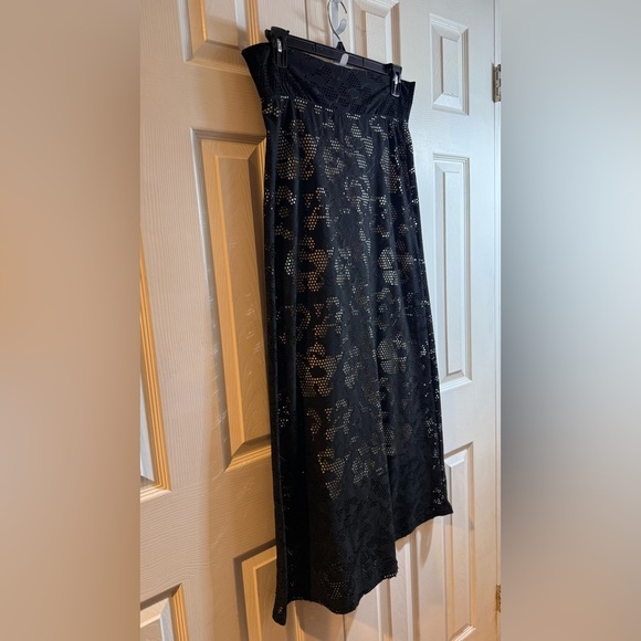 Chic Black Floral Lace A-Line Skirt - Picture 2 of 4